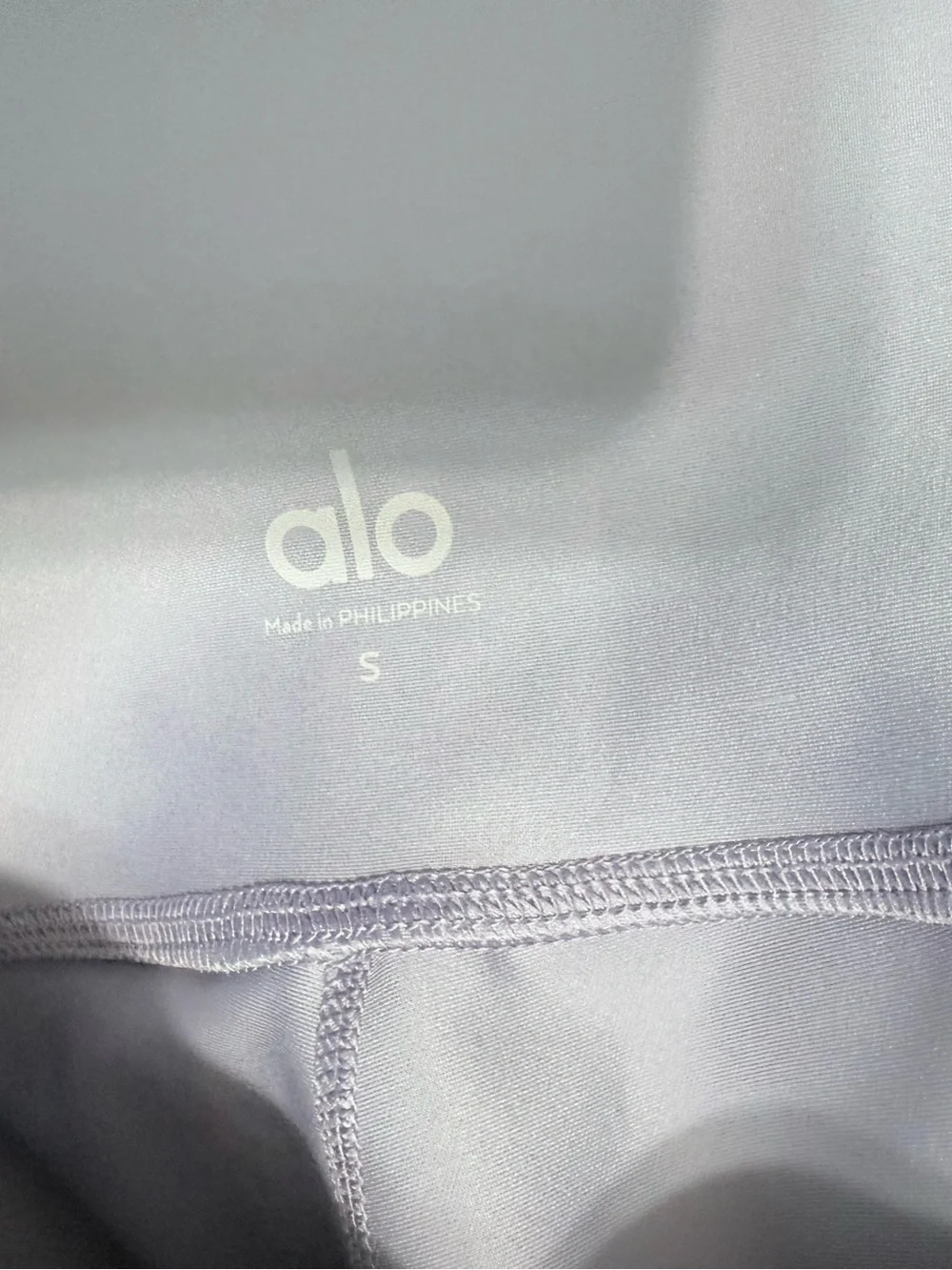 Alo Yoga Full Length Airlift Legging and Bra in size Small Winter Frost color